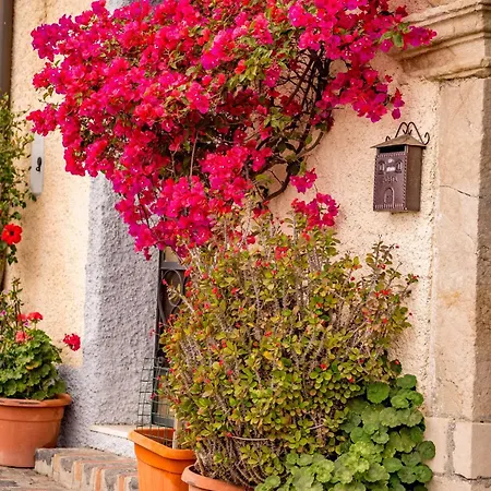 Casa Dei Fiori Con La Vista A Taormina Apartment Schiso